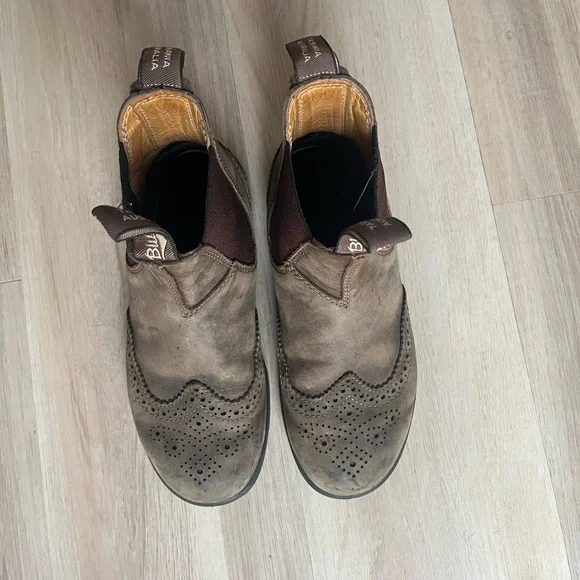 DISCONTINUED Brogue Wingtip Blundstone Chelsea Boots